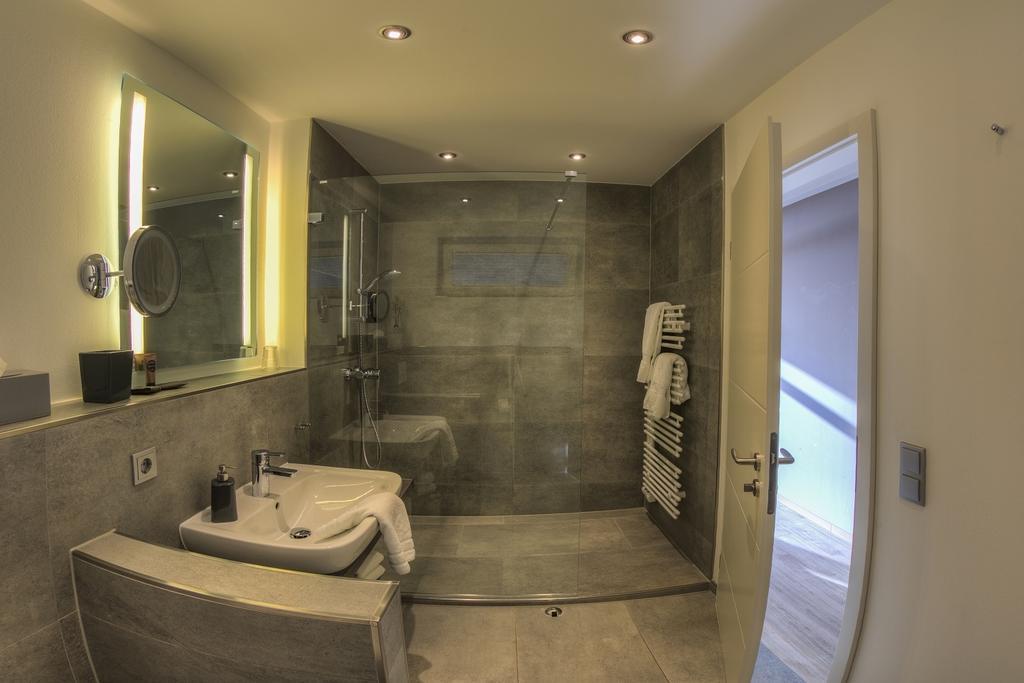 Romantik Seehotel Eichenhain Neustadt in Holstein Esterno foto