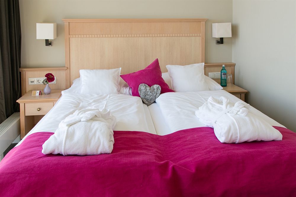 Romantik Seehotel Eichenhain Neustadt in Holstein Esterno foto