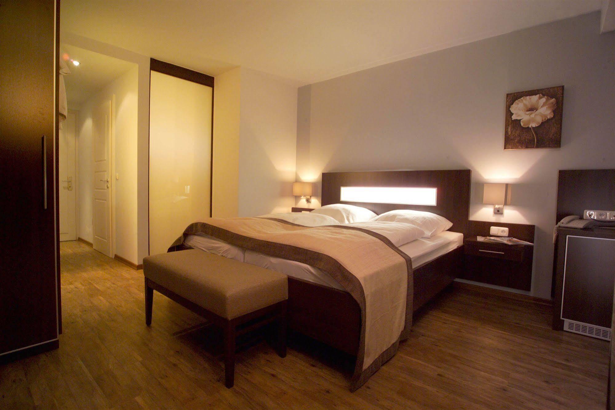 Romantik Seehotel Eichenhain Neustadt in Holstein Esterno foto