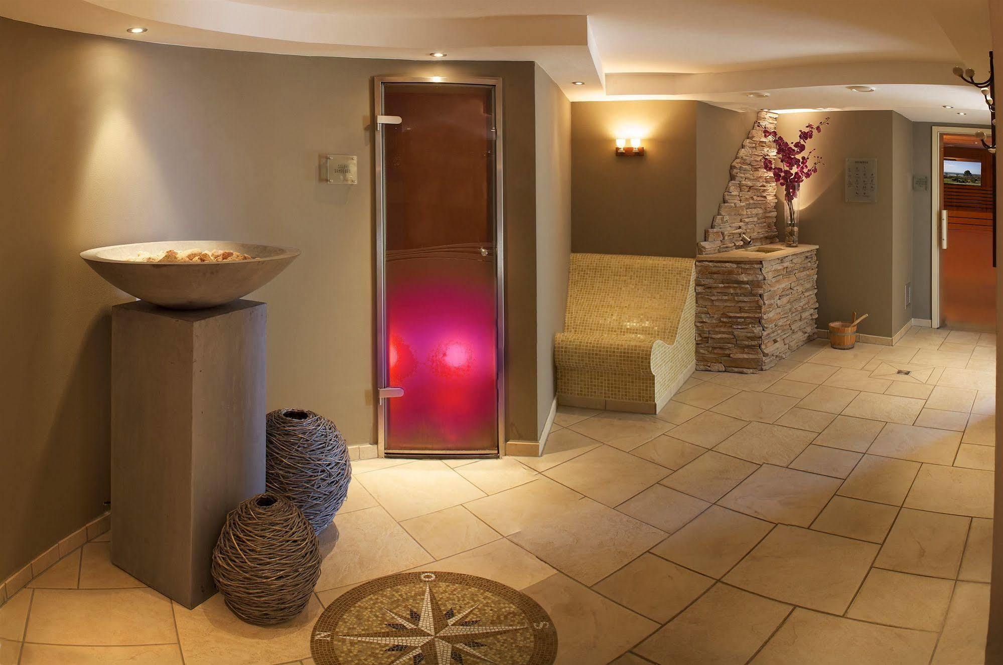Romantik Seehotel Eichenhain Neustadt in Holstein Esterno foto