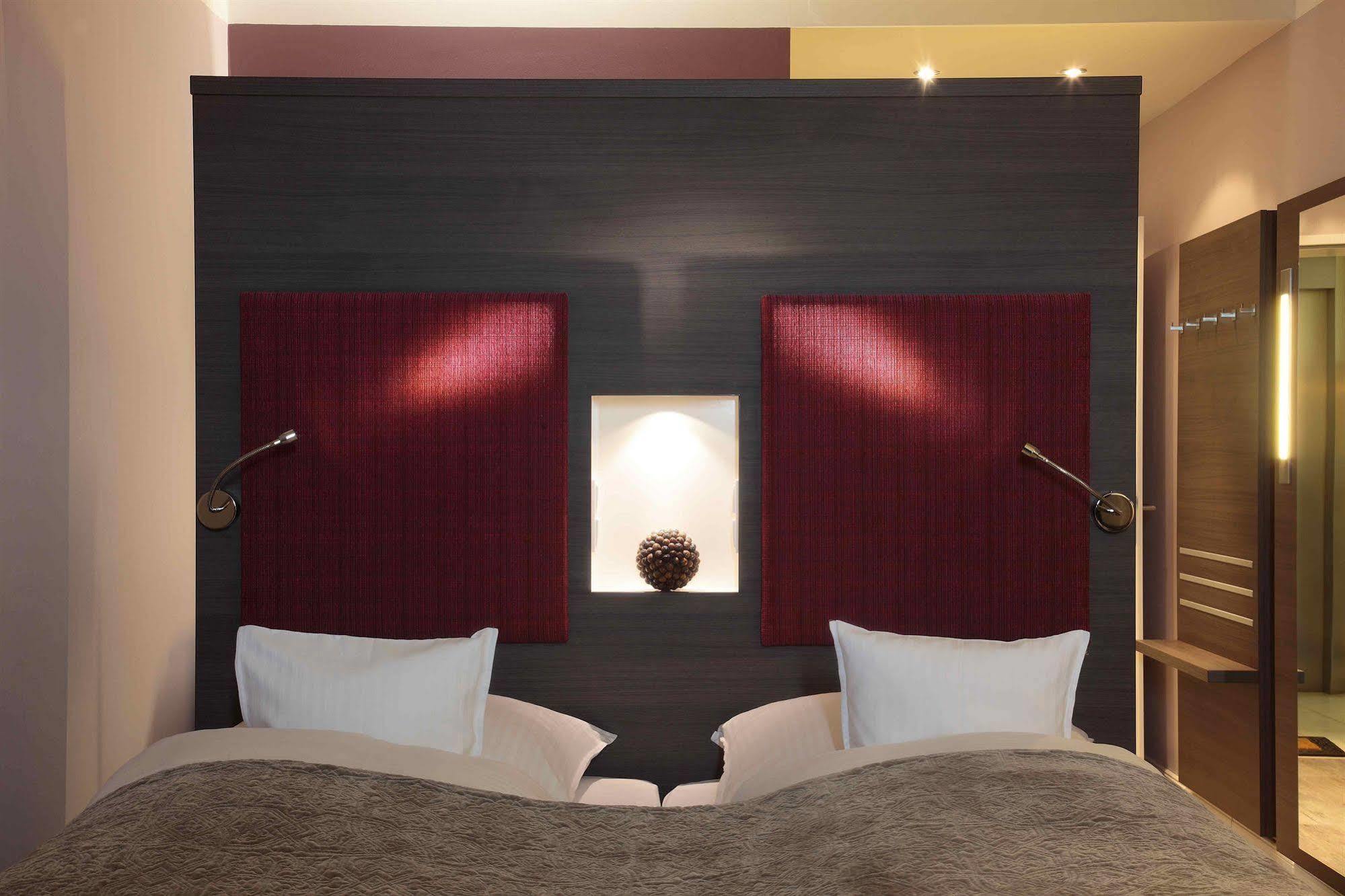 Romantik Seehotel Eichenhain Neustadt in Holstein Esterno foto